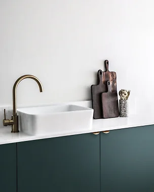 Infront-Kitchen-Metod-Bottle-Green-Holy-Wafer-handle